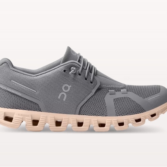 Women’s On Cloud size 9.5 (Zinc/Shell) - Picture 2 of 6